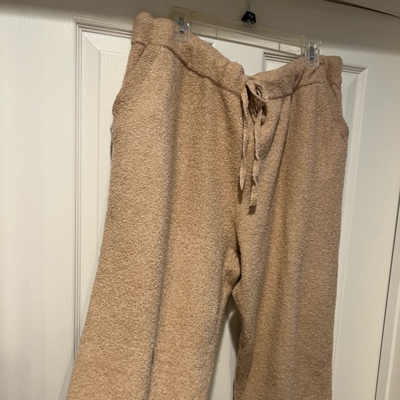 NEW Barefoot dreams beige ecochic jogger pants - Picture 3 of 6